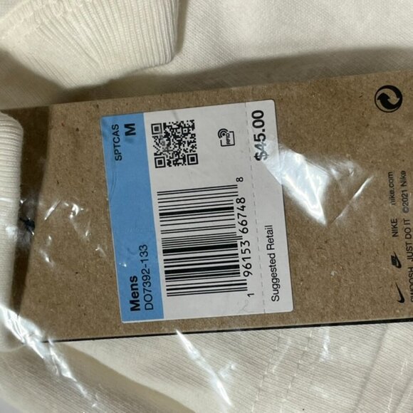 NEW with Tag Nike Sportswear Premium Essentials Men's T-Shirt in Sail Medium - Picture 8 of 8